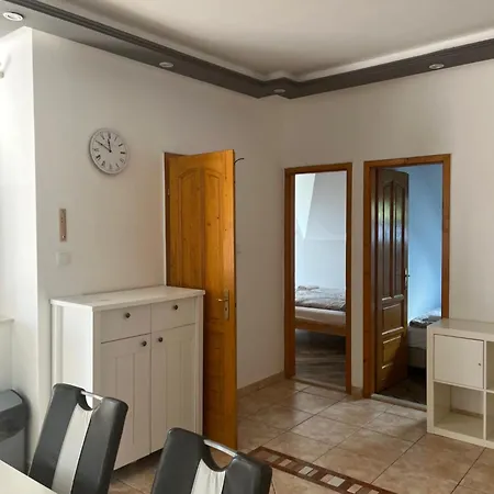 Värdshus Resident Balatonszárszó