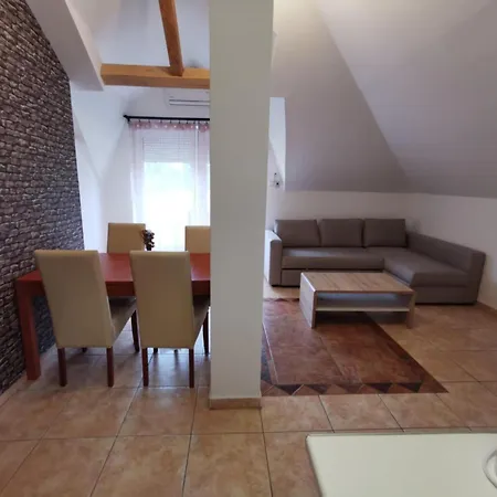 Resident Värdshus Balatonszárszó