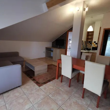 Resident Värdshus Balatonszárszó