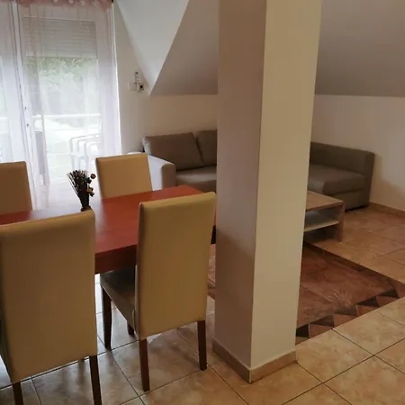 Värdshus Resident Balatonszárszó