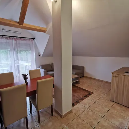 Resident Värdshus Balatonszárszó