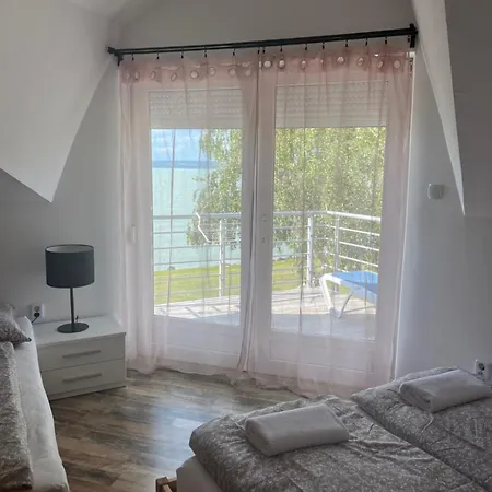 Resident * Balatonszárszó