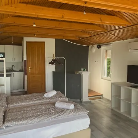 Resident Gasthof Balatonszárszó