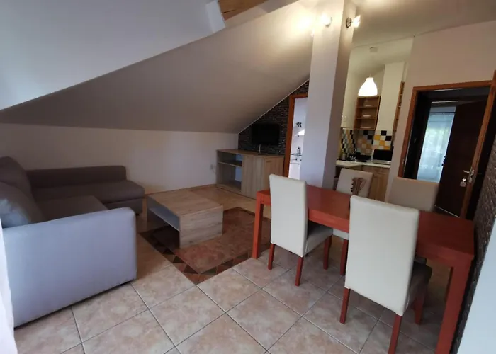 Resident 여관 Balatonszárszó