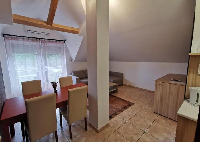 Resident אורחן Balatonszárszó