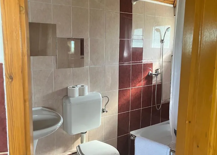 Resident אורחן *